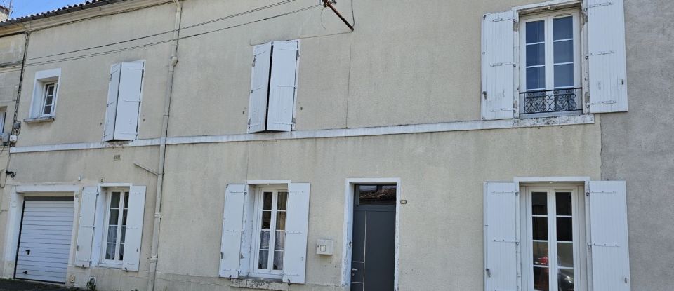 Maison 8 pièces de 190 m² à Cognac (16100)