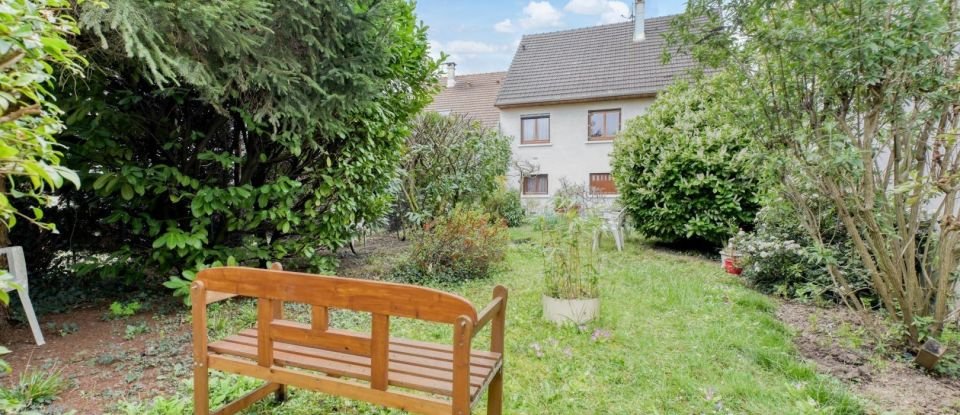 House 6 rooms of 130 m² in Le Plessis-Trévise (94420)