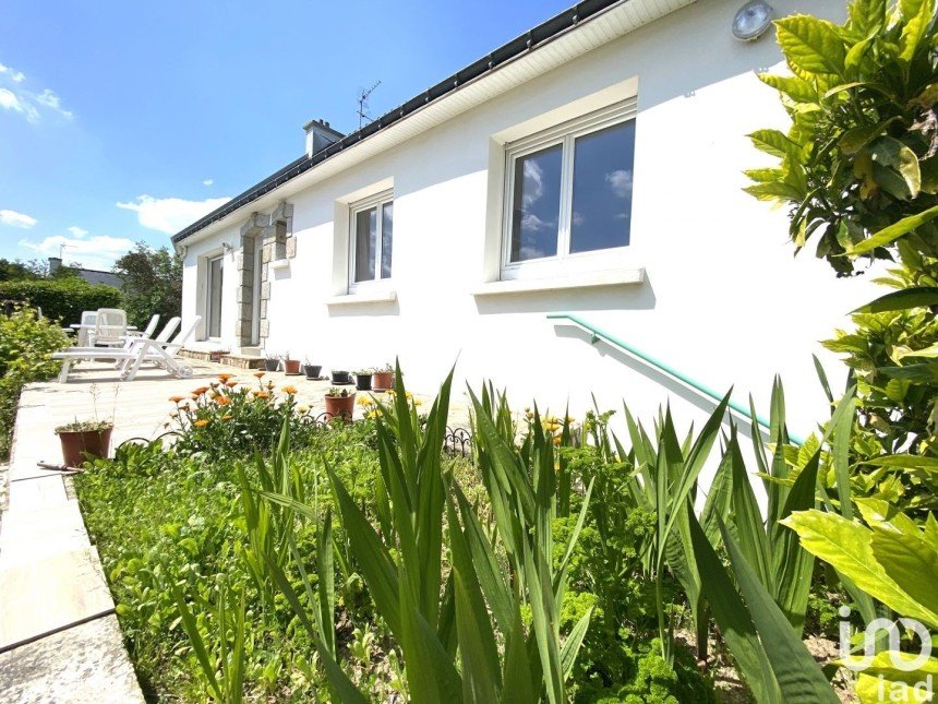 Maison traditionnelle 8 pièces de 153 m² à Moëlan-sur-Mer (29350)