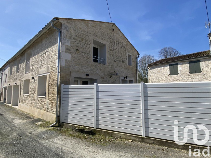 Traditional house 5 rooms of 109 m² in Aigrefeuille-d'Aunis (17290)