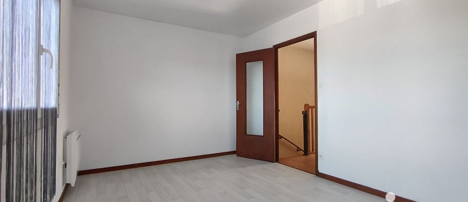 Maison 4 pièces de 76 m² à Lavit (82120)