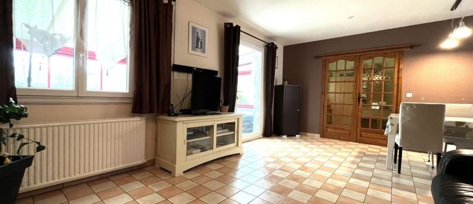 House 5 rooms of 89 m² in Grandvilliers (60210)