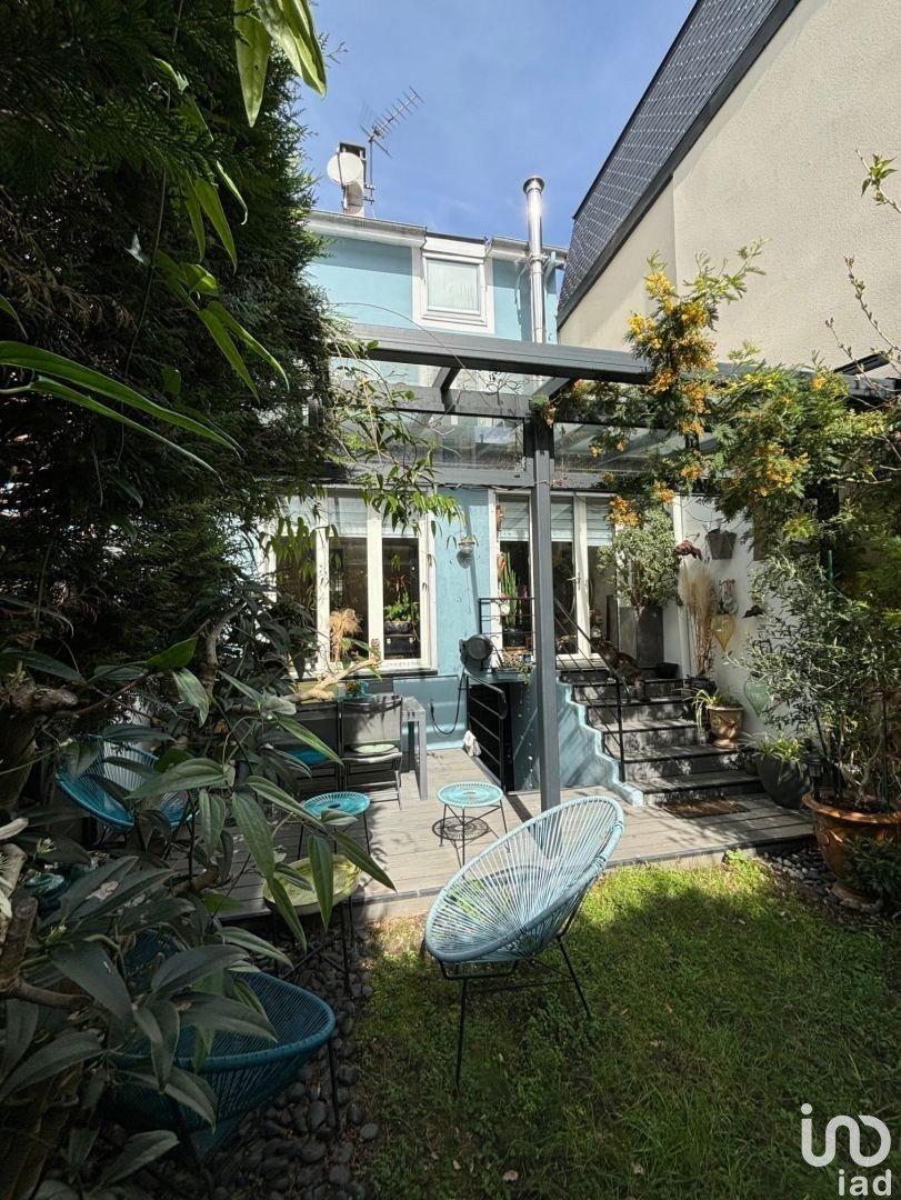 House 4 rooms of 80 m² in Suresnes (92150)