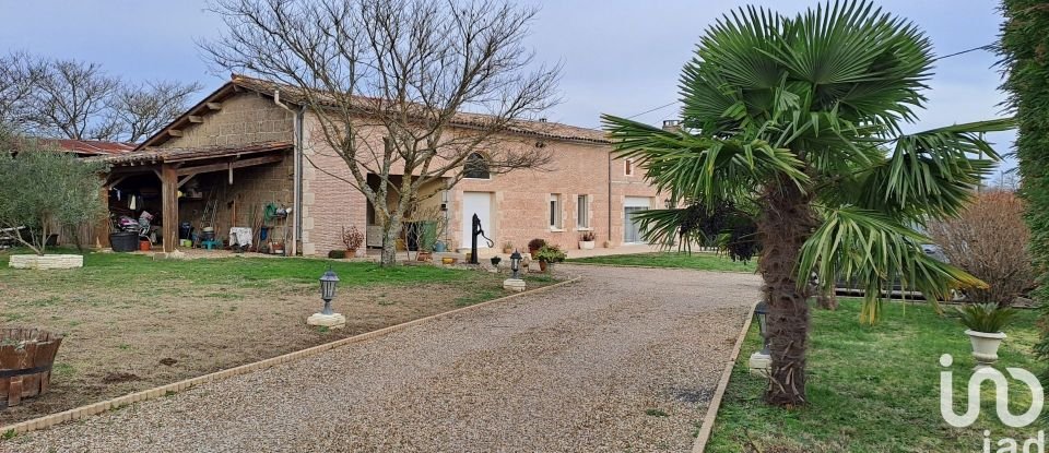 Maison 10 pièces de 190 m² à Le Pizou (24700)