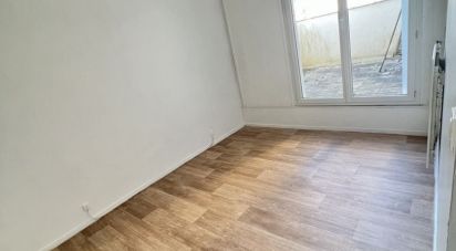 Apartment 2 rooms of 56 m² in Savigny-le-Temple (77176)
