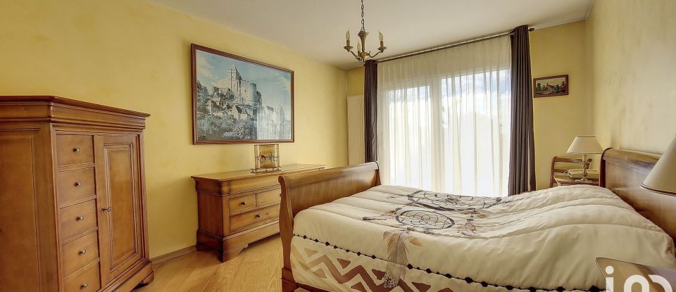 House 6 rooms of 178 m² in Venise (25870)