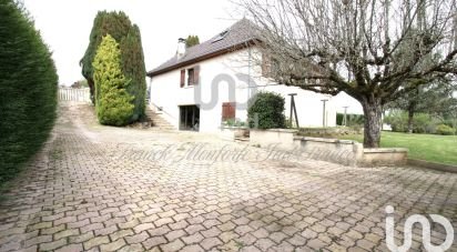 Traditional house 7 rooms of 148 m² in Saint-Jal (19700)