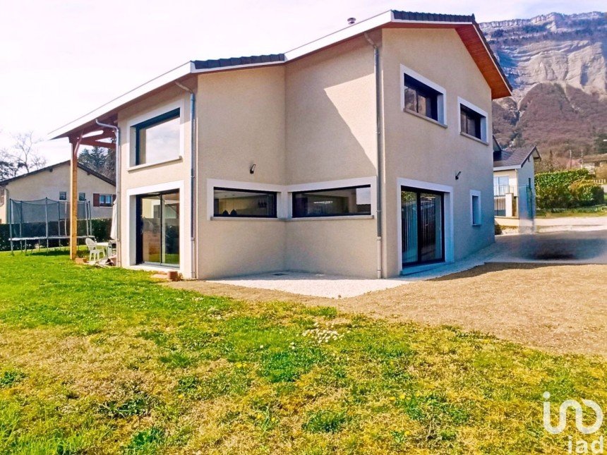 Maison 10 pièces de 191 m² à Biviers (38330)