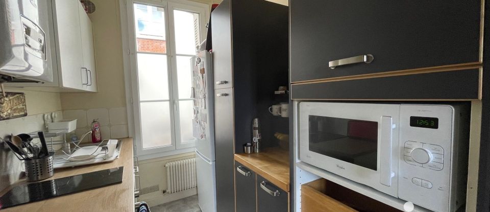 Apartment 3 rooms of 49 m² in Tours (37000)