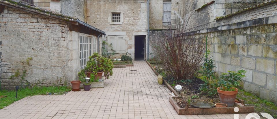 Town house 10 rooms of 200 m² in Niort (79000)