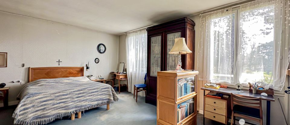 House 7 rooms of 160 m² in La Celle-Saint-Cloud (78170)
