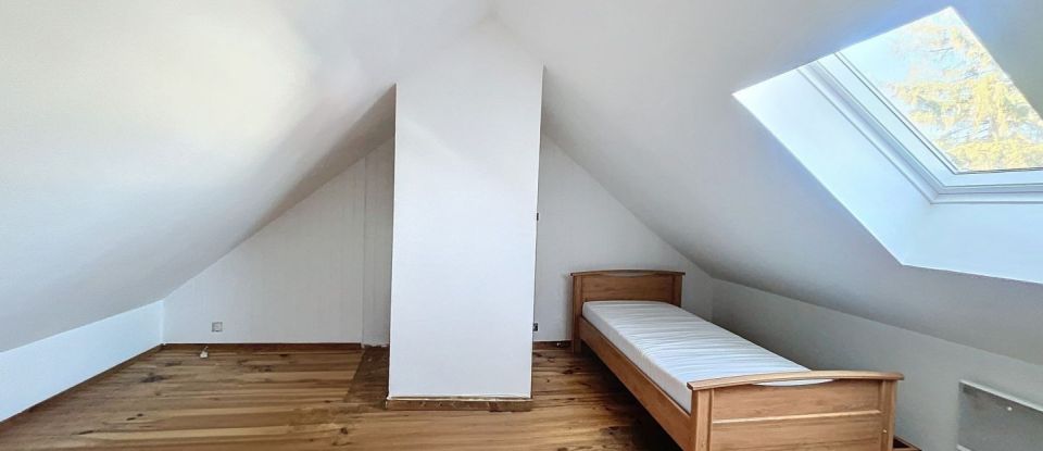 Duplex 5 rooms of 117 m² in Nantes (44300)
