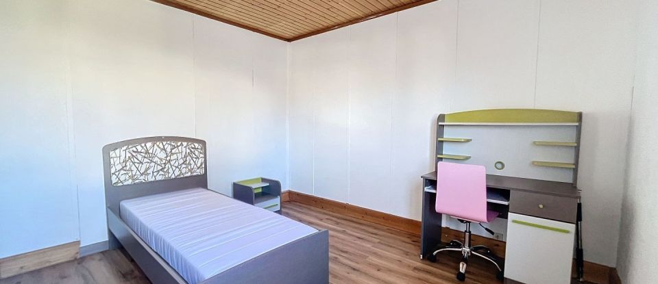 Duplex 5 rooms of 117 m² in Nantes (44300)