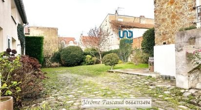 House 6 rooms of 221 m² in Versailles (78000)