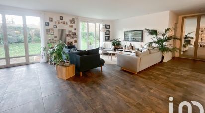 Maison traditionnelle 6 pièces de 143 m² à Santeny (94440)