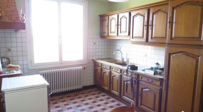 House 3 rooms of 87 m² in Parthenay (79200)