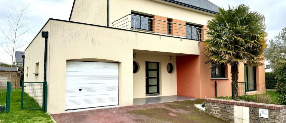Maison 7 pièces de 220 m² à Saint-Grégoire (35760)