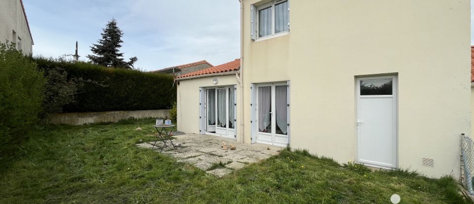 House 4 rooms of 76 m² in Sèvremont (85700)
