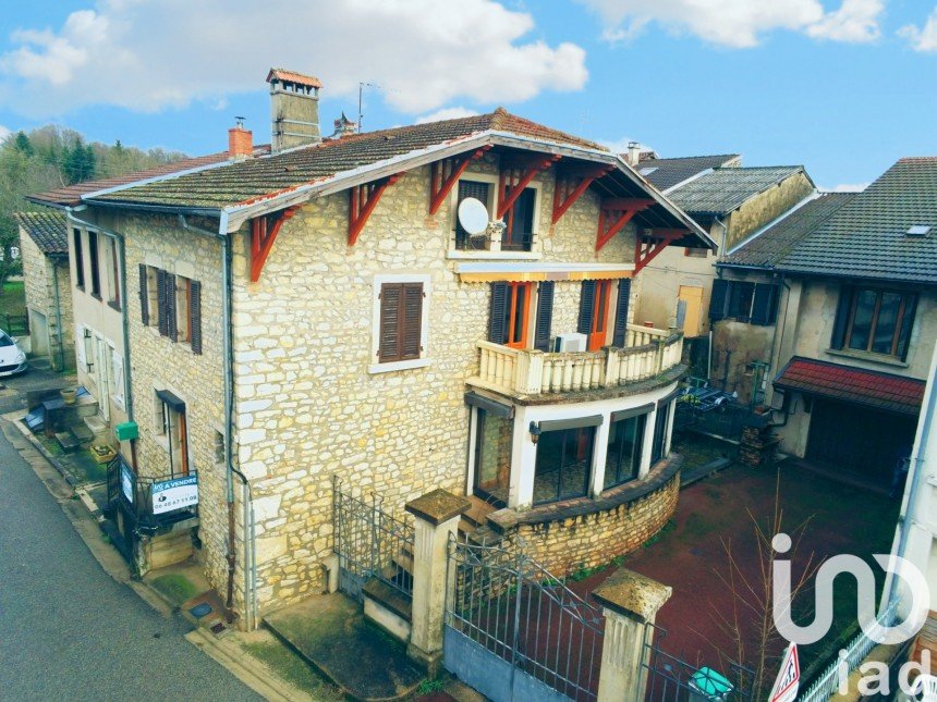 Maison de village 7 pièces de 134 m² à Neuville-sur-Ain (01160)