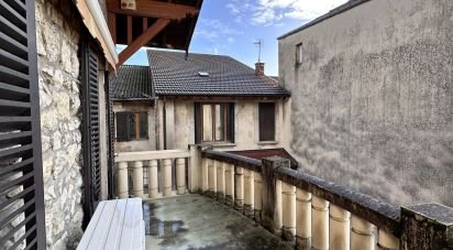 Village house 7 rooms of 134 m² in Neuville-sur-Ain (01160)