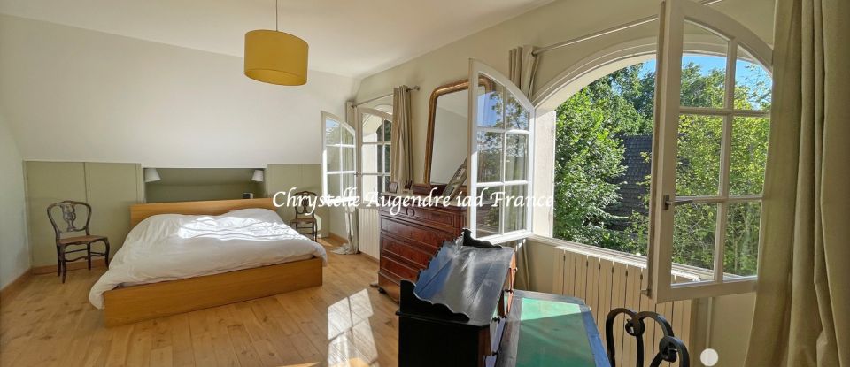 Maison traditionnelle 8 pièces de 190 m² à Gif-sur-Yvette (91190)