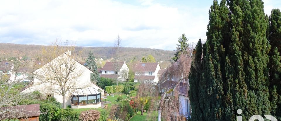 Maison traditionnelle 8 pièces de 129 m² à Saint-Rémy-lès-Chevreuse (78470)