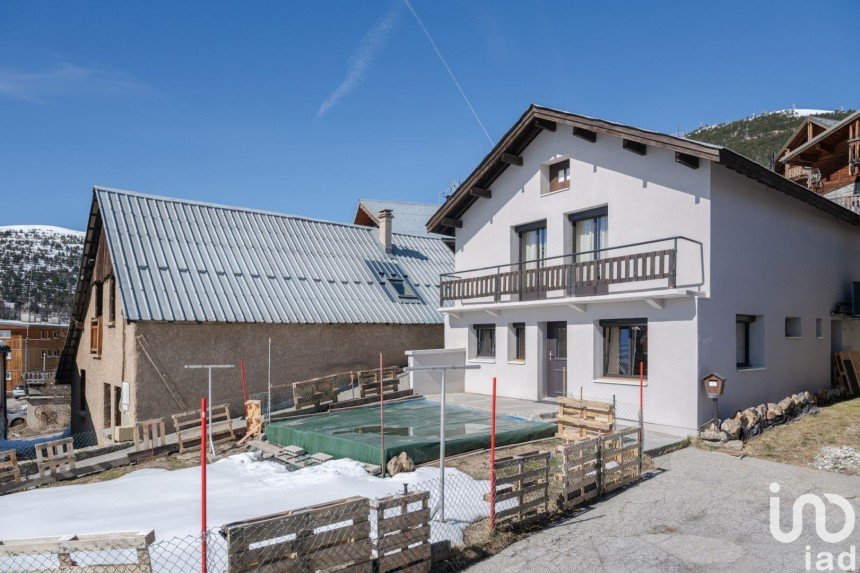 House 6 rooms of 109 m² in Huez (38750)