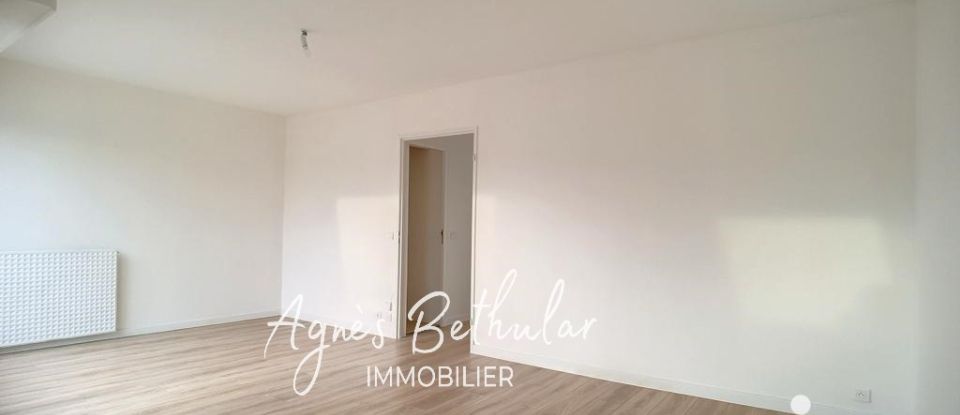 Apartment 3 rooms of 68 m² in Orsay (91400)