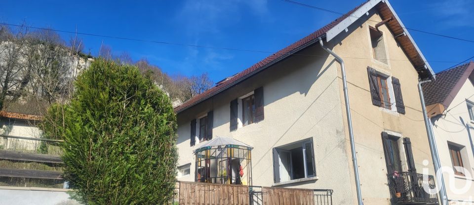 Traditional house 7 rooms of 158 m² in Ornans (25290)