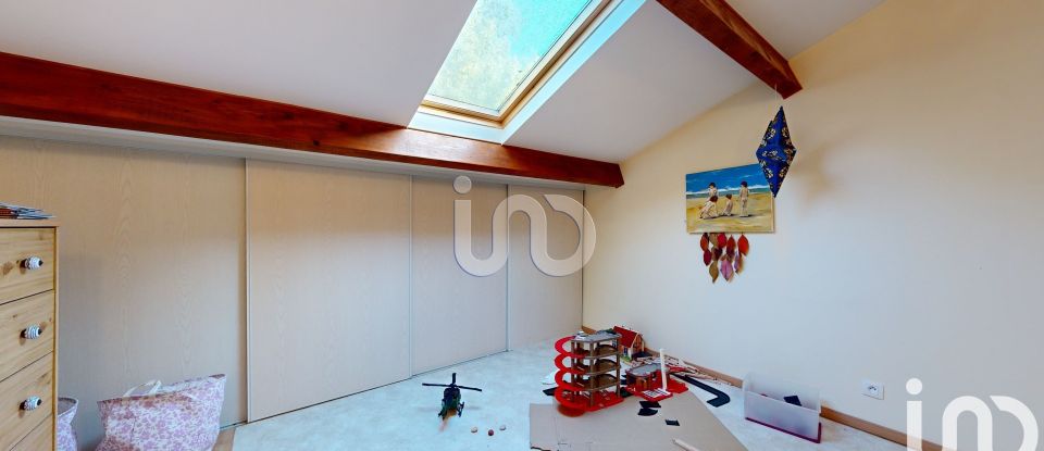 Traditional house 10 rooms of 293 m² in Saint-Sauveur (31790)