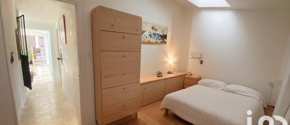 Apartment 5 rooms of 108 m² in La Rochelle (17000)