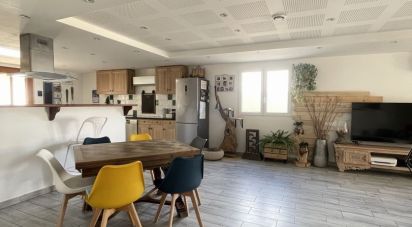 Maison 4 pièces de 106 m² à Saint-Geniès-de-Comolas (30150)