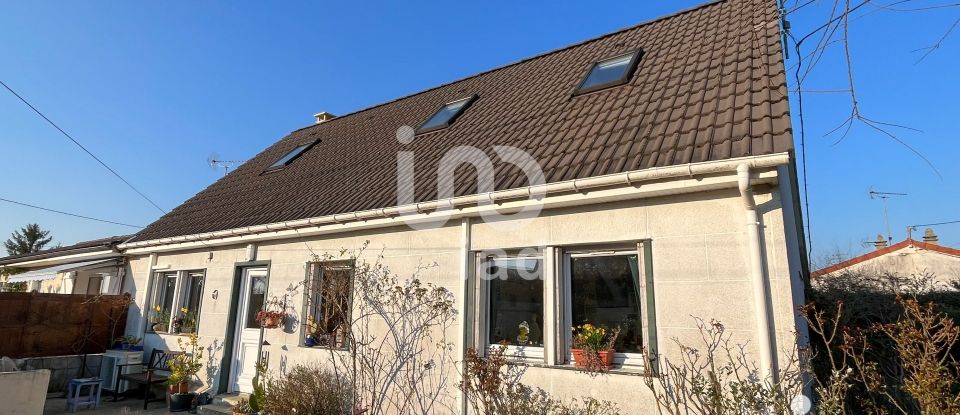 Traditional house 6 rooms of 126 m² in Grez-sur-Loing (77880)