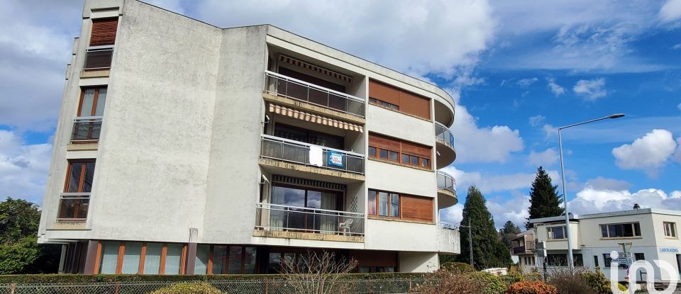 Appartement 5 pièces de 92 m² à Ussel (19200)