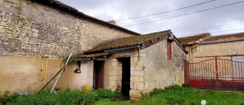 Country house 4 rooms of 80 m² in Sérigny (86230)