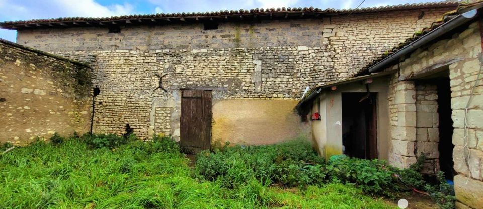 Country house 4 rooms of 80 m² in Sérigny (86230)