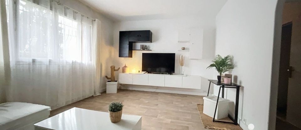 Appartement 3 pièces de 77 m² à Montreuil (93100)