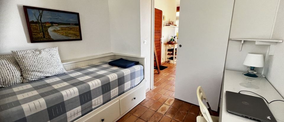 Apartment 3 rooms of 57 m² in La Londe-les-Maures (83250)