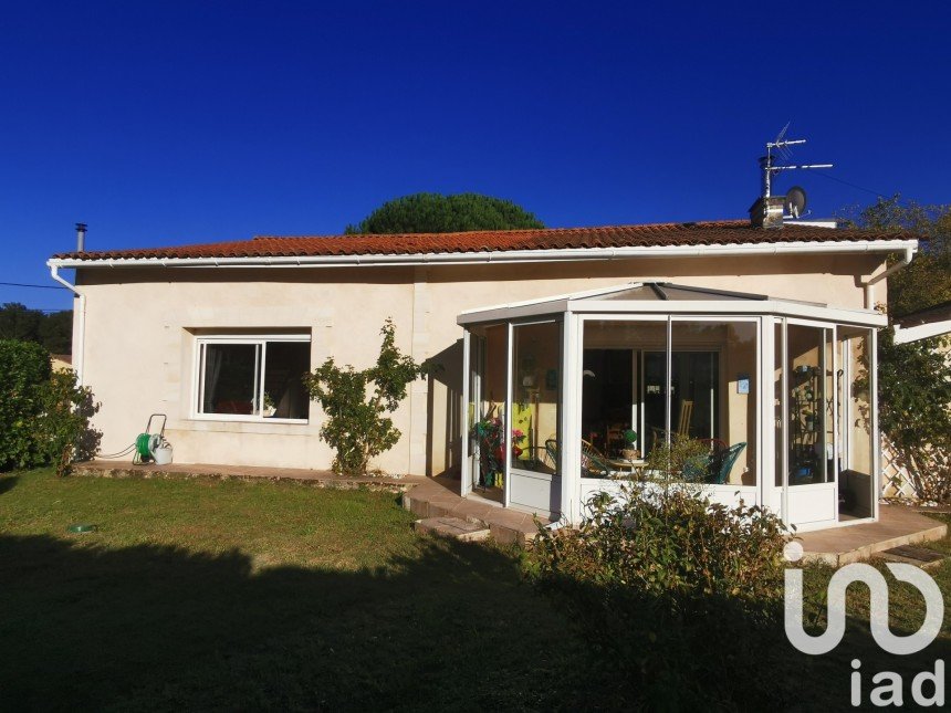 Maison de village 4 pièces de 103 m² à Saint-Girons-d'Aiguevives (33920)