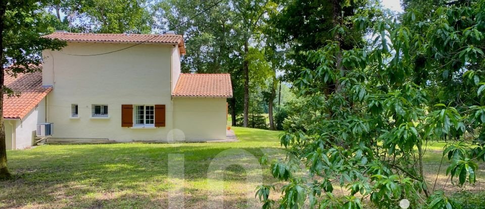 Country house 5 rooms of 130 m² in Étaules (17750)