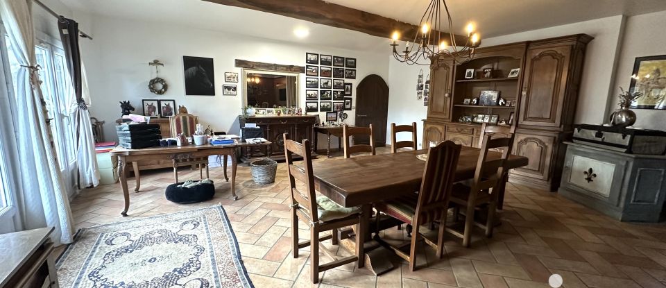 Equestrian facility 7 rooms of 223 m² in Bassevelle (77750)