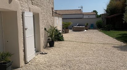 Maison traditionnelle 4 pièces de 100 m² à La Jarrie (17220)