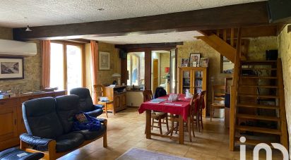 Traditional house 5 rooms of 147 m² in Daglan (24250)