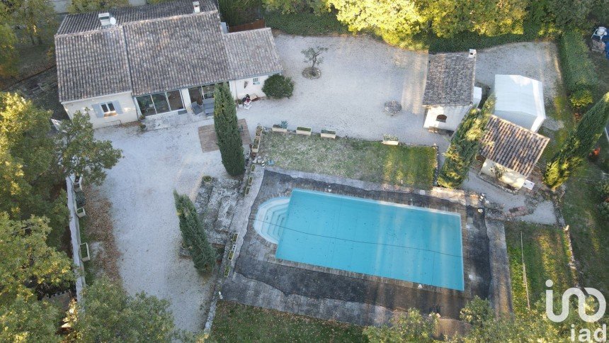 Maison 4 pièces de 216 m² à Cabrières-d'Avignon (84220)