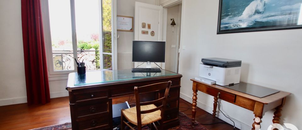 Traditional house 8 rooms of 204 m² in Meudon (92190)