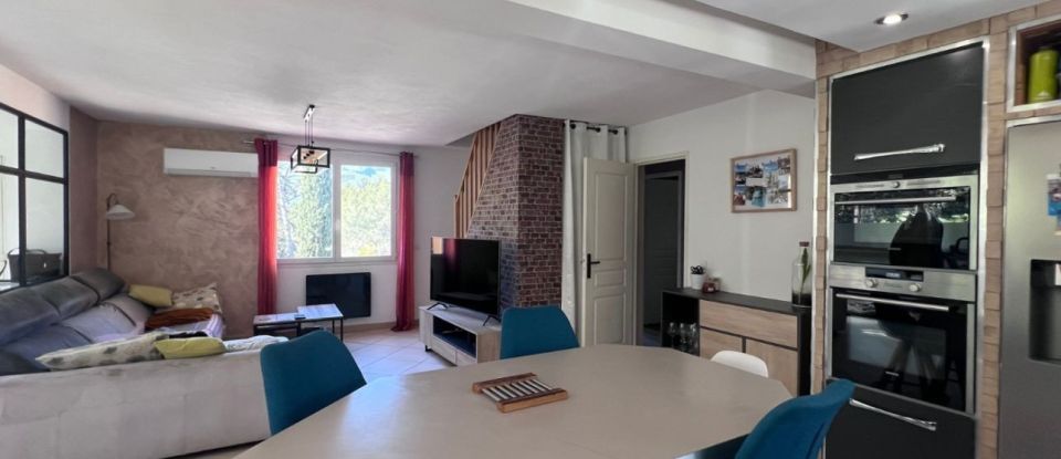 Appartement 4 pièces de 99 m² à Le Revest-les-Eaux (83200)