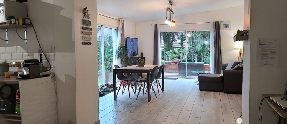 House 6 rooms of 131 m² in Écouen (95440)