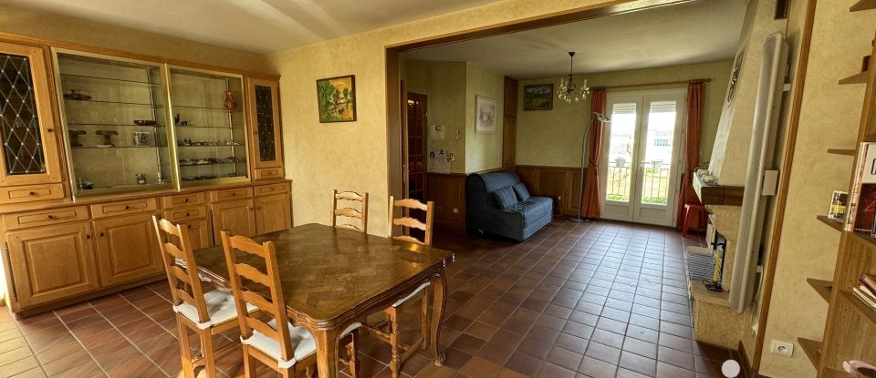 Maison traditionnelle 8 pièces de 120 m² à Presles-en-Brie (77220)