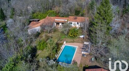 House 8 rooms of 250 m² in Sarlat-la-Canéda (24200)