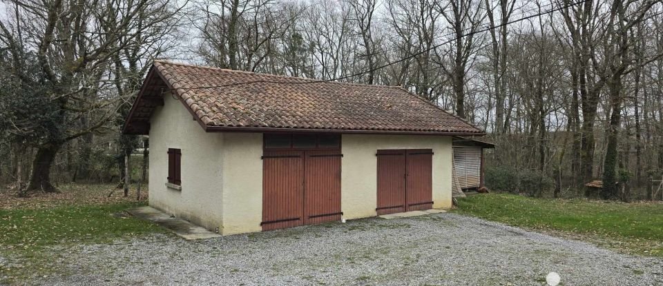 Maison traditionnelle 6 pièces de 167 m² à Mazerolles (40090)